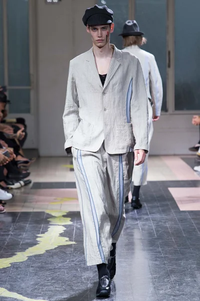 Look 22